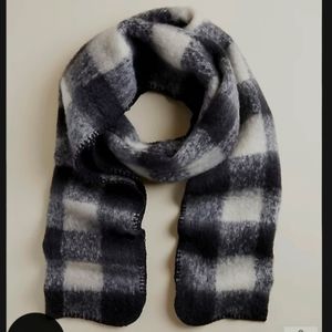 CHECKERED SCARF